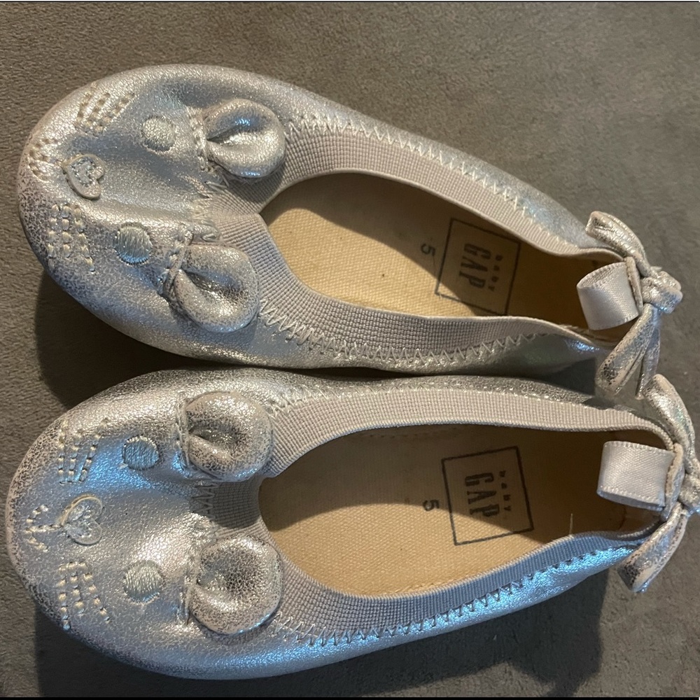 GAP 5k toddler girls shoes - CUTE!!!